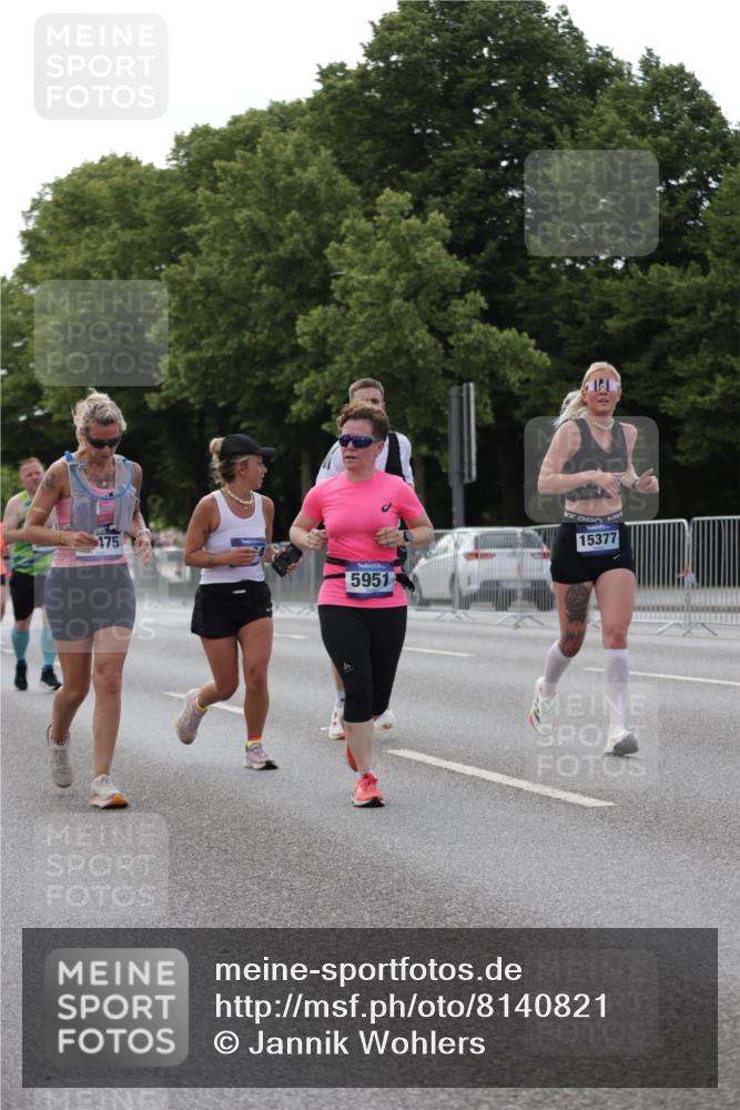 29.06.2025 - hella hamburg halbmarathon Jannik Wohlers http://msf.ph/oto/8140821 29.06.2025 10:06:13 Lombardsbrücke 5807, 5951, 6664, 8290, 9560, 10214, 10297, 10736, 10886, 12371, 13475, 14607, 15377, 15858, 16692, 16933, 17059, 18381, 18575, 18577, 18652, 18828, 18910, 18913 meine-sportfotos.de