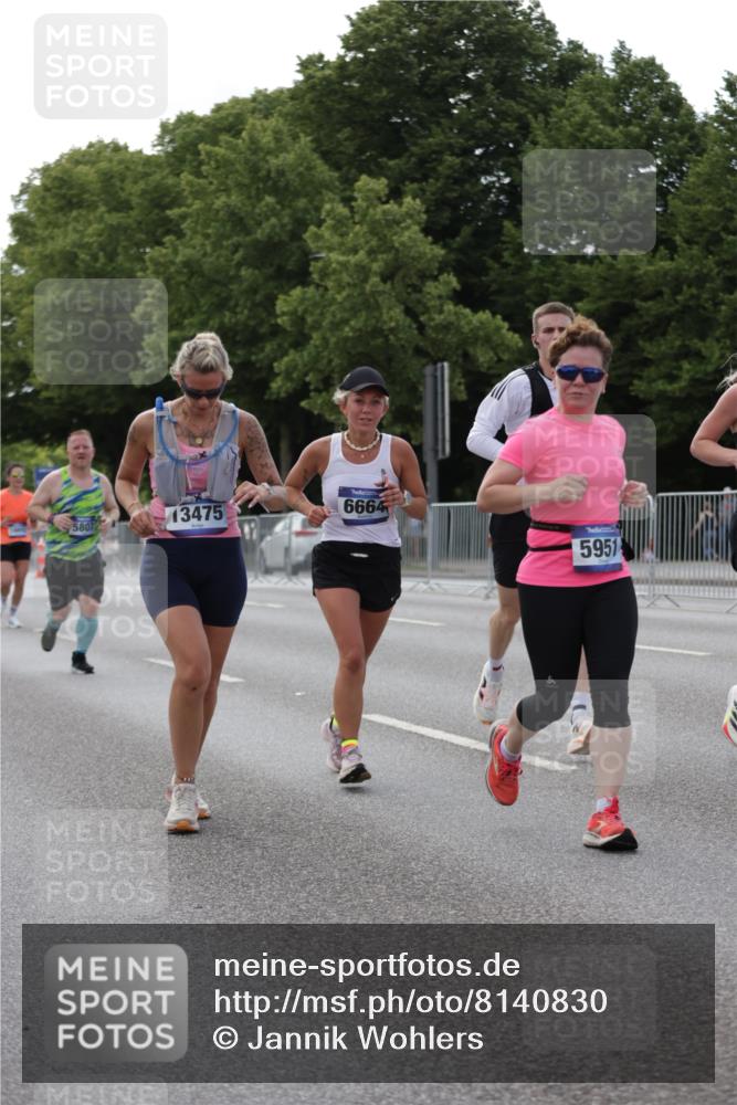 29.06.2025 - hella hamburg halbmarathon Jannik Wohlers http://msf.ph/oto/8140830 29.06.2025 10:06:14 Lombardsbrücke 5807, 5951, 6664, 8290, 10214, 10297, 10736, 10886, 12371, 13475, 14607, 15377, 15858, 16692, 16933, 17059, 18381, 18575, 18577, 18652, 18828, 18910, 18913 meine-sportfotos.de