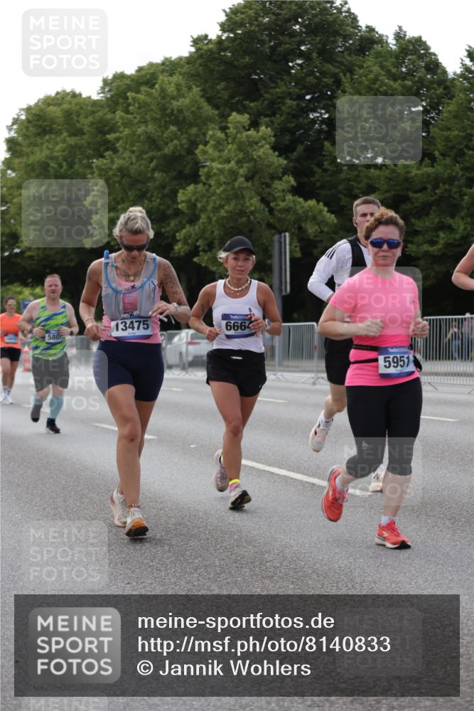 29.06.2025 - hella hamburg halbmarathon Jannik Wohlers http://msf.ph/oto/8140833 29.06.2025 10:06:14 Lombardsbrücke 5807, 5951, 6664, 8290, 10214, 10297, 10736, 10886, 12371, 13475, 14607, 15377, 15858, 16692, 16933, 17059, 18381, 18575, 18577, 18652, 18828, 18910, 18913 meine-sportfotos.de