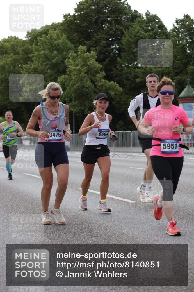 29.06.2025 - hella hamburg halbmarathon Jannik Wohlers http://msf.ph/oto/8140851 29.06.2025 10:06:15 Lombardsbrücke 5807, 5951, 6664, 8290, 10214, 10297, 10736, 10886, 12371, 13475, 14607, 15377, 15858, 16692, 16933, 17059, 18381, 18575, 18577, 18652, 18828 meine-sportfotos.de
