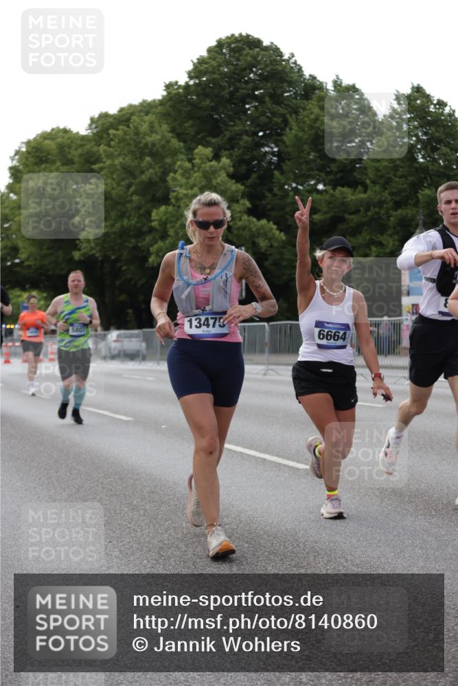 29.06.2025 - hella hamburg halbmarathon Jannik Wohlers http://msf.ph/oto/8140860 29.06.2025 10:06:15 Lombardsbrücke 5807, 5951, 6664, 8290, 10214, 10297, 10736, 10886, 12371, 13475, 14607, 15377, 15858, 16692, 16933, 17059, 18381, 18575, 18577, 18652, 18828 meine-sportfotos.de