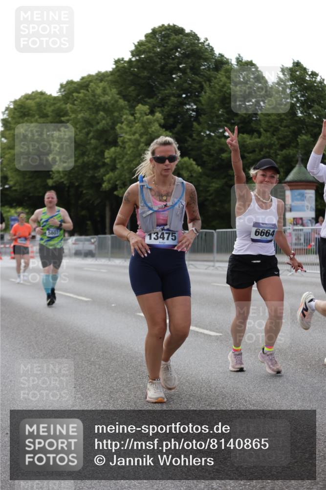 29.06.2025 - hella hamburg halbmarathon Jannik Wohlers http://msf.ph/oto/8140865 29.06.2025 10:06:15 Lombardsbrücke 5807, 5951, 6664, 8290, 10214, 10297, 10736, 10886, 12371, 13475, 14607, 15377, 15858, 16692, 16933, 17059, 18381, 18575, 18577, 18652, 18828 meine-sportfotos.de