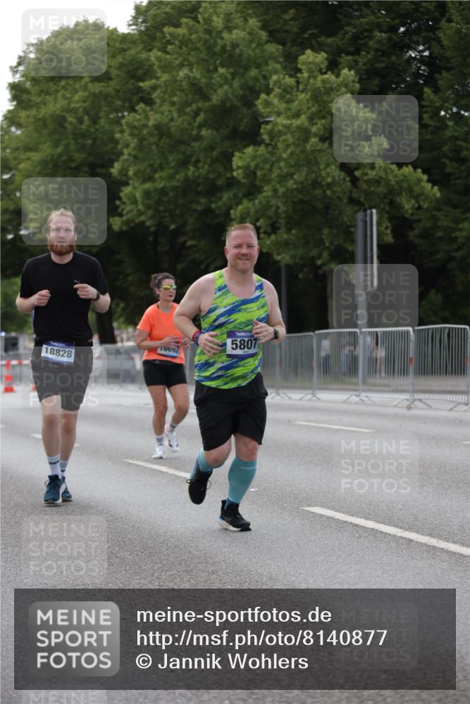 29.06.2025 - hella hamburg halbmarathon Jannik Wohlers http://msf.ph/oto/8140877 29.06.2025 10:06:16 Lombardsbrücke 5807, 5951, 6664, 8290, 10736, 10886, 12371, 13475, 14607, 15377, 16692, 16933, 17059, 18381, 18577, 18652, 18828 meine-sportfotos.de