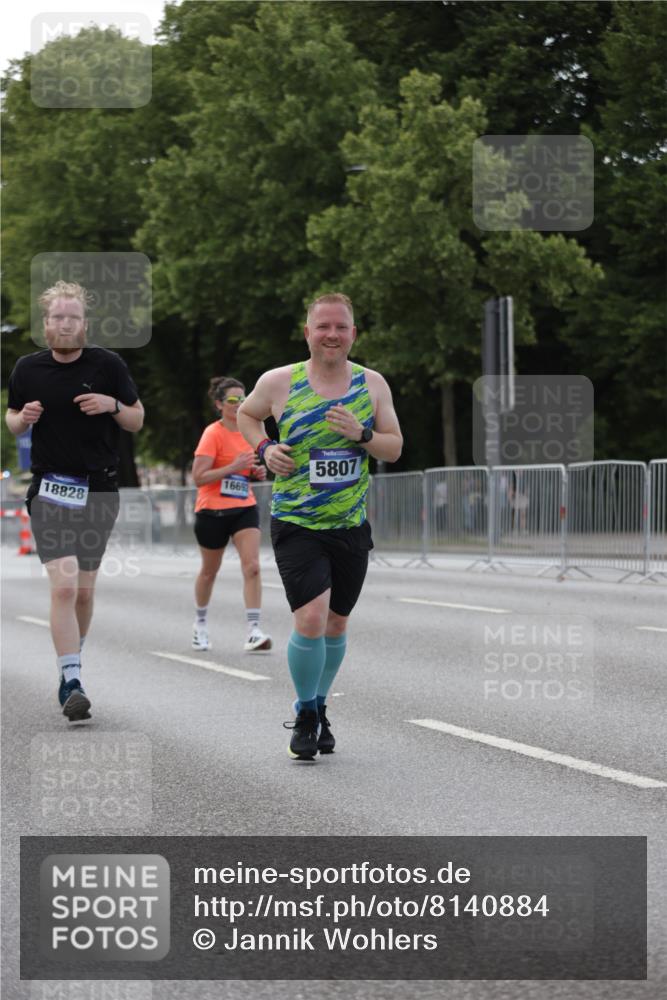 29.06.2025 - hella hamburg halbmarathon Jannik Wohlers http://msf.ph/oto/8140884 29.06.2025 10:06:17 Lombardsbrücke 1993, 5807, 5951, 6664, 8290, 8960, 10736, 10886, 12371, 13475, 14607, 15377, 16692, 16933, 17059, 17174, 18381, 18652, 18828 meine-sportfotos.de