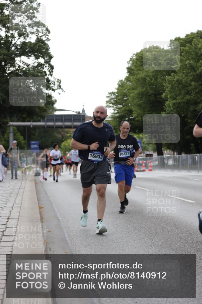 29.06.2025 - hella hamburg halbmarathon Jannik Wohlers http://msf.ph/oto/8140912 29.06.2025 10:06:18 Lombardsbrücke 1993, 5807, 5951, 6572, 6664, 8290, 8960, 10736, 10886, 12371, 13475, 14607, 15377, 16692, 16933, 17059, 17174, 18343, 18381, 18652, 18828 meine-sportfotos.de