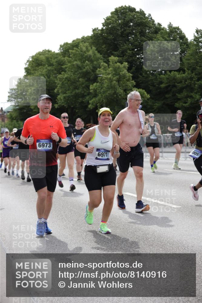 29.06.2025 - hella hamburg halbmarathon Jannik Wohlers http://msf.ph/oto/8140916 29.06.2025 10:43:21 Lombardsbrücke 1023, 1026, 1310, 1400, 2073, 2733, 3288, 3390, 3597, 4866, 5192, 5201, 5214, 5293, 5890, 6036, 6226, 6334, 6971, 6973, 7197, 7205, 7206, 7489, 7504, 8000, 8058, 8504, 9704, 9831, 10097, 10220, 10285, 10325, 10553, 10799, 12518, 12520, 12792, 13371, 13705, 13730, 13777, 14866, 15079, 15177, 15285, 15294, 15448, 15795, 15848, 16298, 16589, 16901, 16902, 17501, 18080, 18310, 18318, 18341, 18436 meine-sportfotos.de