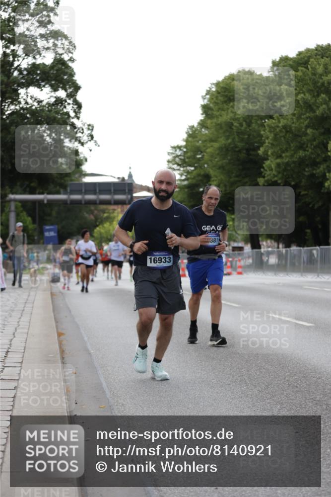 29.06.2025 - hella hamburg halbmarathon Jannik Wohlers http://msf.ph/oto/8140921 29.06.2025 10:06:19 Lombardsbrücke 1993, 5807, 5951, 6572, 6664, 8290, 8960, 10736, 10886, 12371, 13475, 14607, 15377, 16692, 16933, 17059, 17174, 18343, 18381, 18652, 18828 meine-sportfotos.de