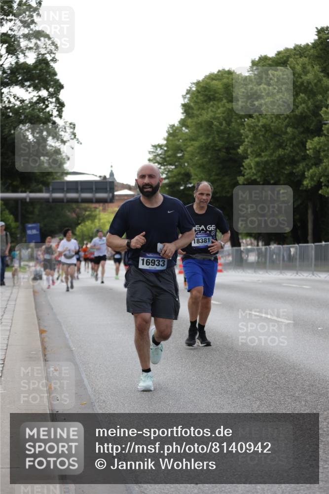 29.06.2025 - hella hamburg halbmarathon Jannik Wohlers http://msf.ph/oto/8140942 29.06.2025 10:06:19 Lombardsbrücke 1993, 5807, 5951, 6572, 6664, 8290, 8960, 10736, 10886, 12371, 13475, 14607, 15377, 16692, 16933, 17059, 17174, 18343, 18381, 18652, 18828 meine-sportfotos.de