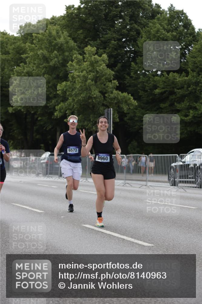29.06.2025 - hella hamburg halbmarathon Jannik Wohlers http://msf.ph/oto/8140963 29.06.2025 10:06:25 Lombardsbrücke 1993, 5807, 5845, 5951, 6572, 8290, 8960, 10283, 12418, 14607, 15377, 16554, 16692, 16933, 17174, 18343, 18381, 18828 meine-sportfotos.de