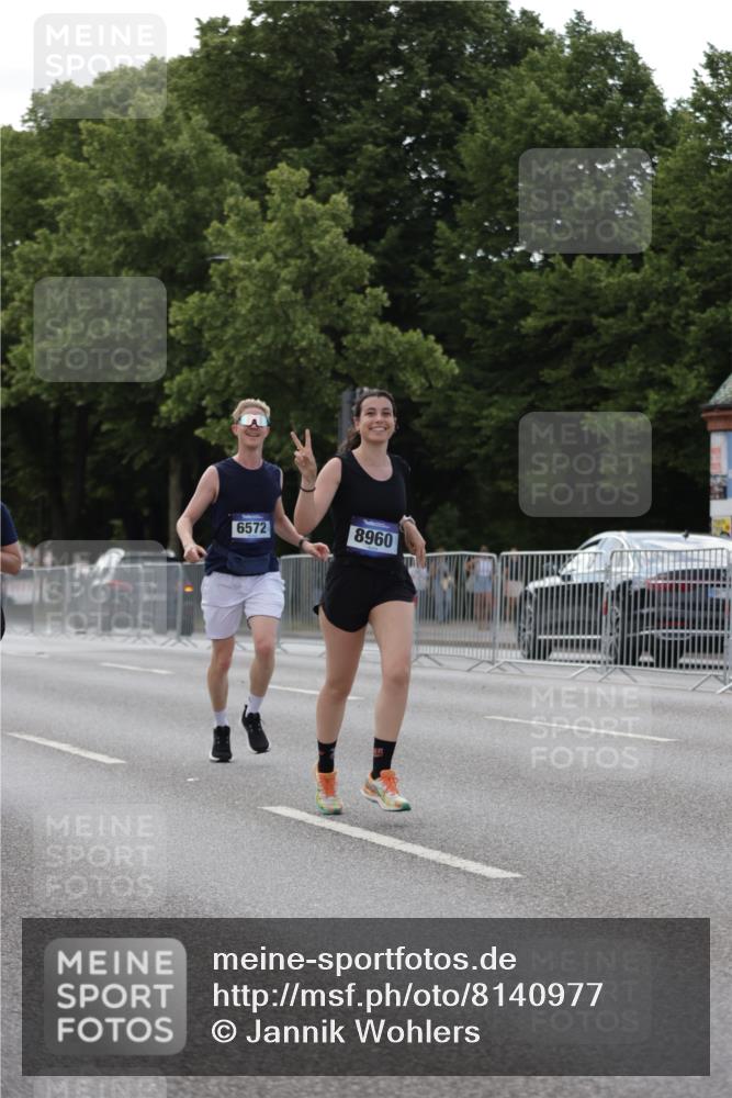 29.06.2025 - hella hamburg halbmarathon Jannik Wohlers http://msf.ph/oto/8140977 29.06.2025 10:06:25 Lombardsbrücke 1993, 5807, 5845, 5951, 6572, 8290, 8960, 10283, 12418, 14607, 15377, 16554, 16692, 16933, 17174, 18343, 18381, 18828 meine-sportfotos.de