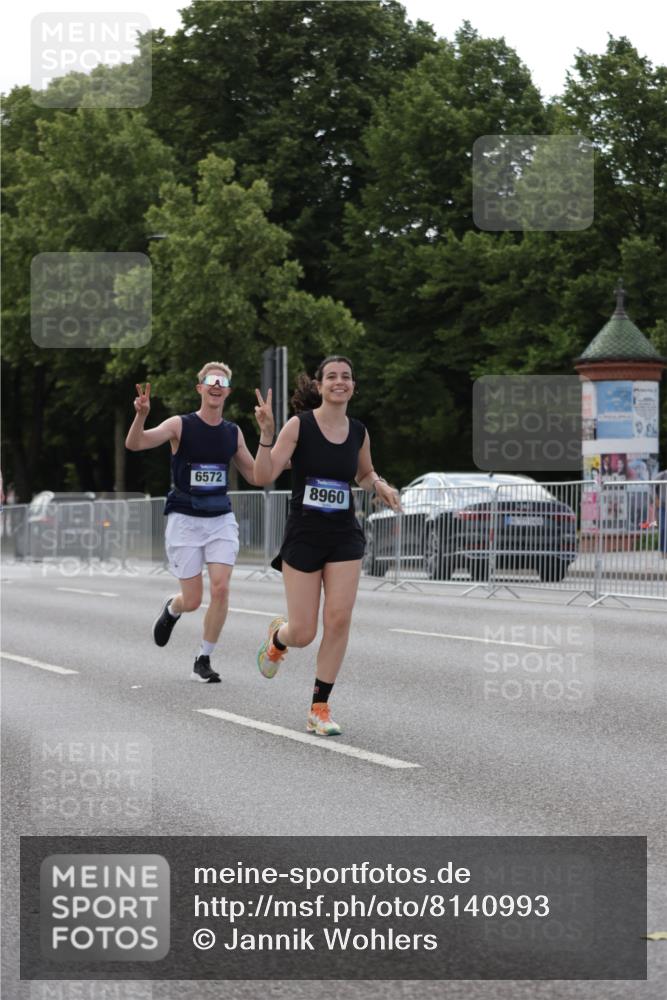 29.06.2025 - hella hamburg halbmarathon Jannik Wohlers http://msf.ph/oto/8140993 29.06.2025 10:06:25 Lombardsbrücke 1993, 5807, 5845, 5951, 6572, 8290, 8960, 10283, 12418, 14607, 15377, 16554, 16692, 16933, 17174, 18343, 18381, 18828 meine-sportfotos.de