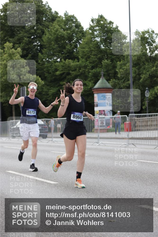29.06.2025 - hella hamburg halbmarathon Jannik Wohlers http://msf.ph/oto/8141003 29.06.2025 10:06:26 Lombardsbrücke 1993, 5807, 5845, 5951, 6572, 8290, 8960, 10283, 12418, 15377, 16554, 16692, 16933, 17174, 18343, 18381, 18828 meine-sportfotos.de