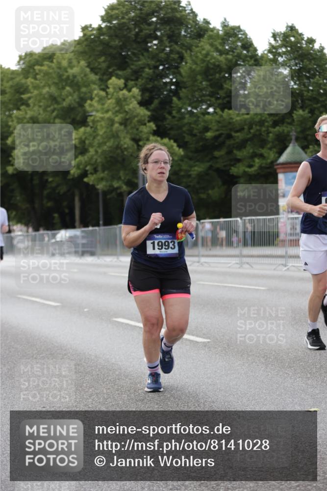 29.06.2025 - hella hamburg halbmarathon Jannik Wohlers http://msf.ph/oto/8141028 29.06.2025 10:06:27 Lombardsbrücke 1993, 5807, 5845, 6572, 8290, 8744, 8960, 10283, 12418, 16554, 16692, 16933, 17174, 18343, 18381, 18828 meine-sportfotos.de