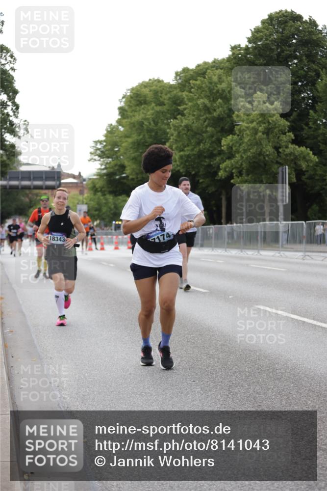 29.06.2025 - hella hamburg halbmarathon Jannik Wohlers http://msf.ph/oto/8141043 29.06.2025 10:06:28 Lombardsbrücke 1993, 5845, 6572, 8290, 8744, 8960, 10283, 12418, 16554, 16692, 17174, 18343, 18381, 18828 meine-sportfotos.de