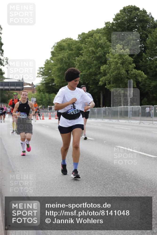 29.06.2025 - hella hamburg halbmarathon Jannik Wohlers http://msf.ph/oto/8141048 29.06.2025 10:06:28 Lombardsbrücke 1993, 5845, 6572, 8290, 8744, 8960, 10283, 12418, 16554, 16692, 17174, 18343, 18381, 18828 meine-sportfotos.de