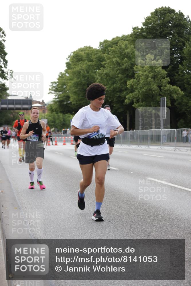 29.06.2025 - hella hamburg halbmarathon Jannik Wohlers http://msf.ph/oto/8141053 29.06.2025 10:06:28 Lombardsbrücke 1993, 5845, 6572, 8290, 8744, 8960, 10283, 12418, 16554, 16692, 17174, 18343, 18381, 18828 meine-sportfotos.de