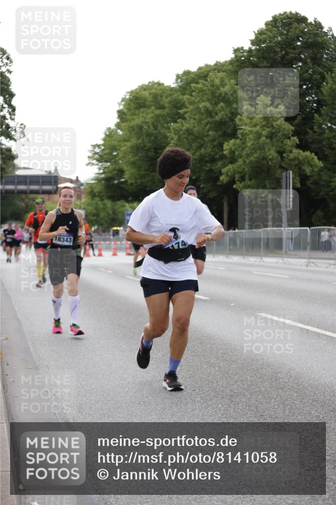 29.06.2025 - hella hamburg halbmarathon Jannik Wohlers http://msf.ph/oto/8141058 29.06.2025 10:06:28 Lombardsbrücke 1993, 5845, 6572, 8290, 8744, 8960, 10283, 12418, 16554, 16692, 17174, 18343, 18381, 18828 meine-sportfotos.de
