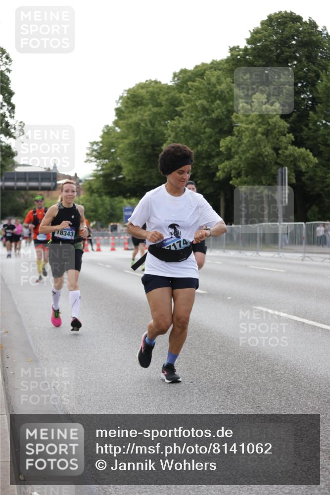 29.06.2025 - hella hamburg halbmarathon Jannik Wohlers http://msf.ph/oto/8141062 29.06.2025 10:06:28 Lombardsbrücke 1993, 5845, 6572, 8290, 8744, 8960, 10283, 12418, 16554, 16692, 17174, 18343, 18381, 18828 meine-sportfotos.de
