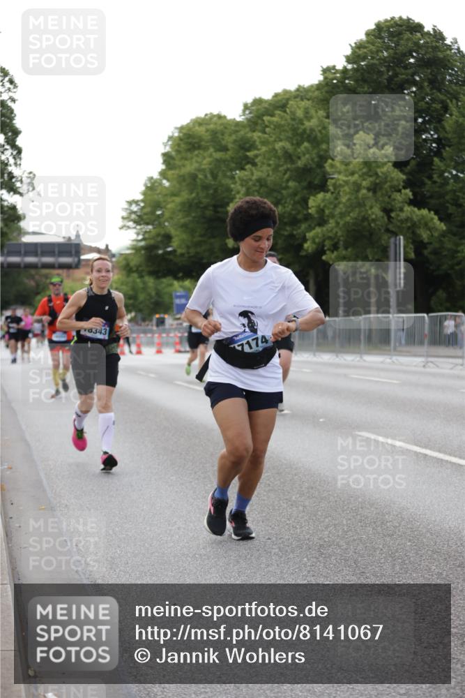 29.06.2025 - hella hamburg halbmarathon Jannik Wohlers http://msf.ph/oto/8141067 29.06.2025 10:06:28 Lombardsbrücke 1993, 5845, 6572, 8290, 8744, 8960, 10283, 12418, 16554, 16692, 17174, 18343, 18381, 18828 meine-sportfotos.de