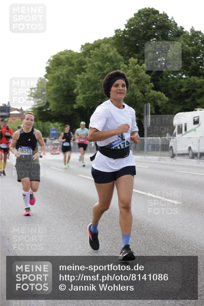 29.06.2025 - hella hamburg halbmarathon Jannik Wohlers http://msf.ph/oto/8141086 29.06.2025 10:06:28 Lombardsbrücke 1993, 5845, 6572, 8290, 8744, 8960, 10283, 12418, 16554, 16692, 17174, 18343, 18381, 18828 meine-sportfotos.de