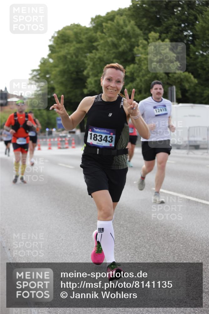 29.06.2025 - hella hamburg halbmarathon Jannik Wohlers http://msf.ph/oto/8141135 29.06.2025 10:06:30 Lombardsbrücke 1993, 5845, 6572, 8744, 8960, 10283, 12418, 16554, 16692, 17174, 18343, 18381 meine-sportfotos.de