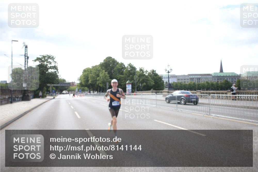 29.06.2025 - hella hamburg halbmarathon Jannik Wohlers http://msf.ph/oto/8141144 29.06.2025 09:37:54 Lombardsbrücke 4116 meine-sportfotos.de