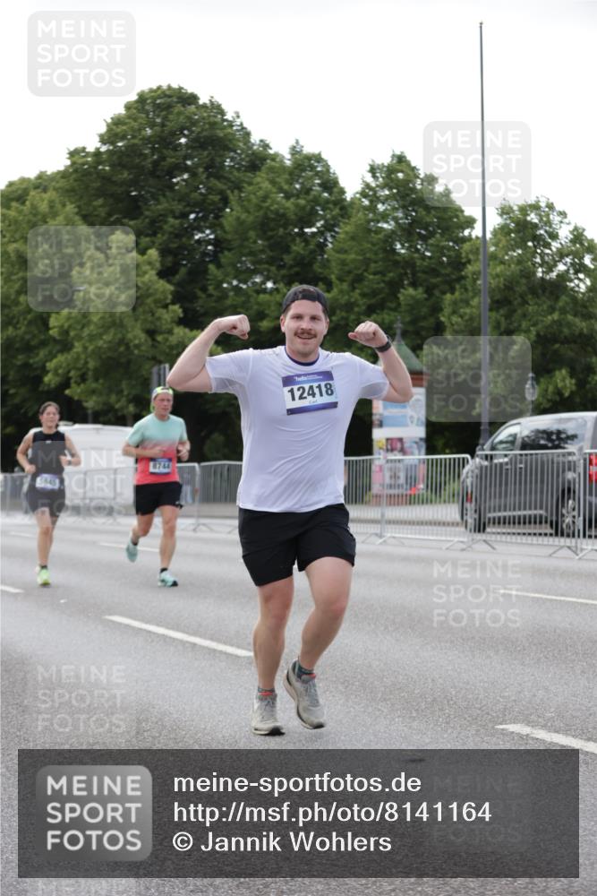 29.06.2025 - hella hamburg halbmarathon Jannik Wohlers http://msf.ph/oto/8141164 29.06.2025 10:06:31 Lombardsbrücke 1993, 5845, 6572, 8744, 8960, 10283, 12418, 12550, 16554, 16692, 17174, 17895, 18316, 18343, 18381 meine-sportfotos.de