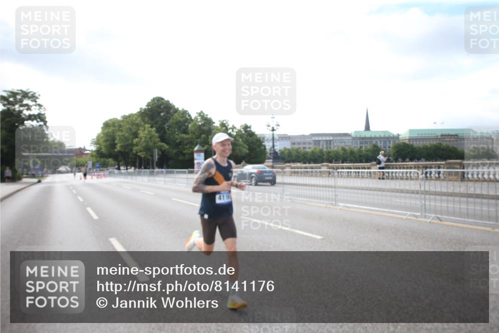 29.06.2025 - hella hamburg halbmarathon Jannik Wohlers http://msf.ph/oto/8141176 29.06.2025 09:37:54 Lombardsbrücke 4116 meine-sportfotos.de
