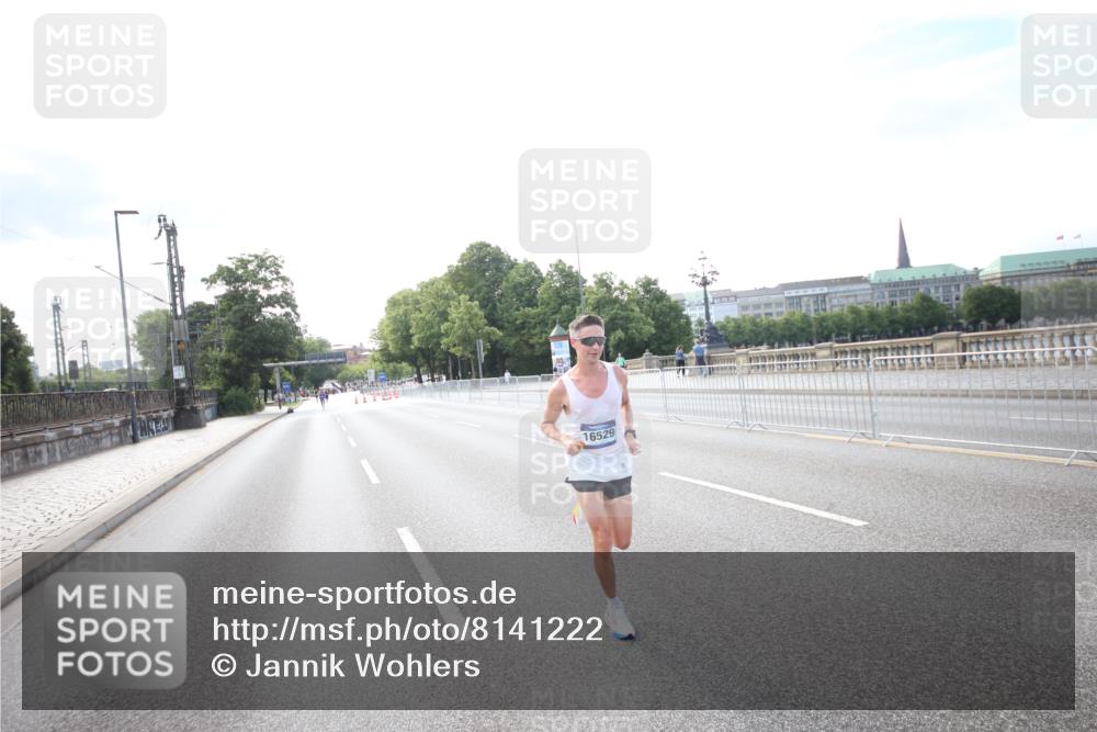 29.06.2025 - hella hamburg halbmarathon Jannik Wohlers http://msf.ph/oto/8141222 29.06.2025 09:38:40 Lombardsbrücke 16529 meine-sportfotos.de