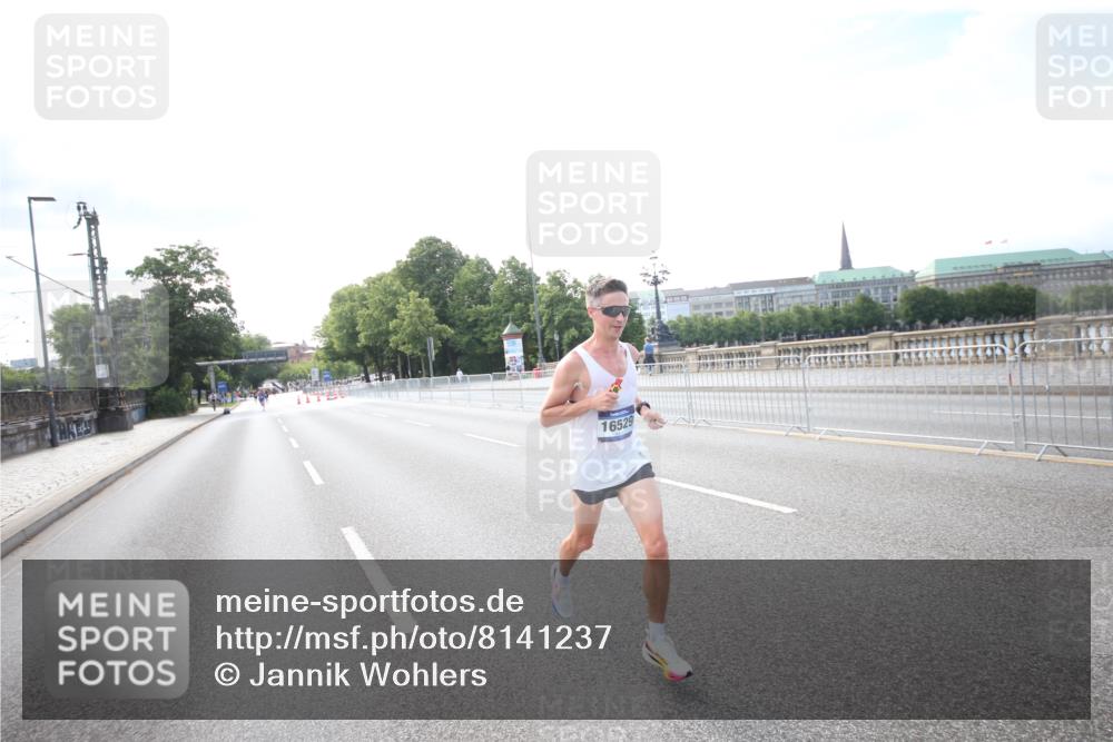 29.06.2025 - hella hamburg halbmarathon Jannik Wohlers http://msf.ph/oto/8141237 29.06.2025 09:38:40 Lombardsbrücke 16529 meine-sportfotos.de