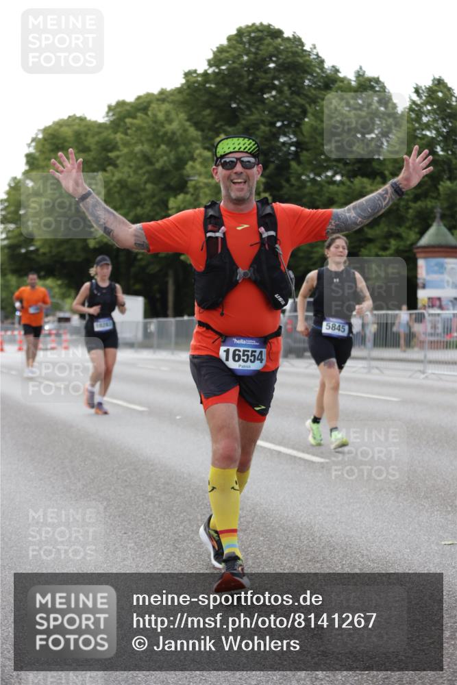 29.06.2025 - hella hamburg halbmarathon Jannik Wohlers http://msf.ph/oto/8141267 29.06.2025 10:06:33 Lombardsbrücke 1993, 5845, 6572, 7503, 8744, 8960, 10283, 12418, 12550, 16554, 17174, 17895, 18316, 18343 meine-sportfotos.de