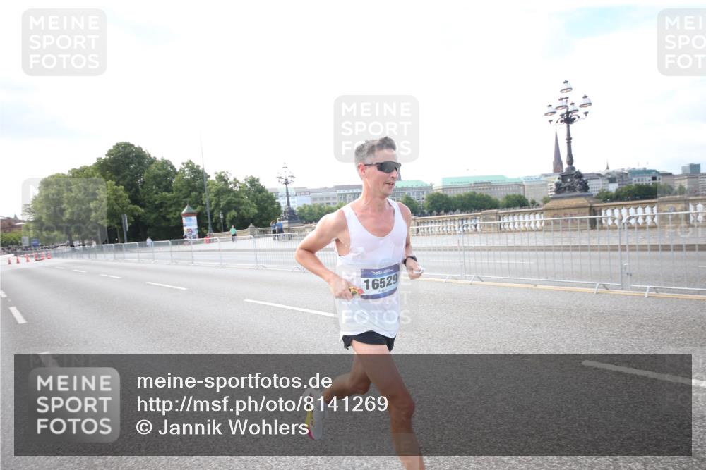 29.06.2025 - hella hamburg halbmarathon Jannik Wohlers http://msf.ph/oto/8141269 29.06.2025 09:38:40 Lombardsbrücke 16529 meine-sportfotos.de
