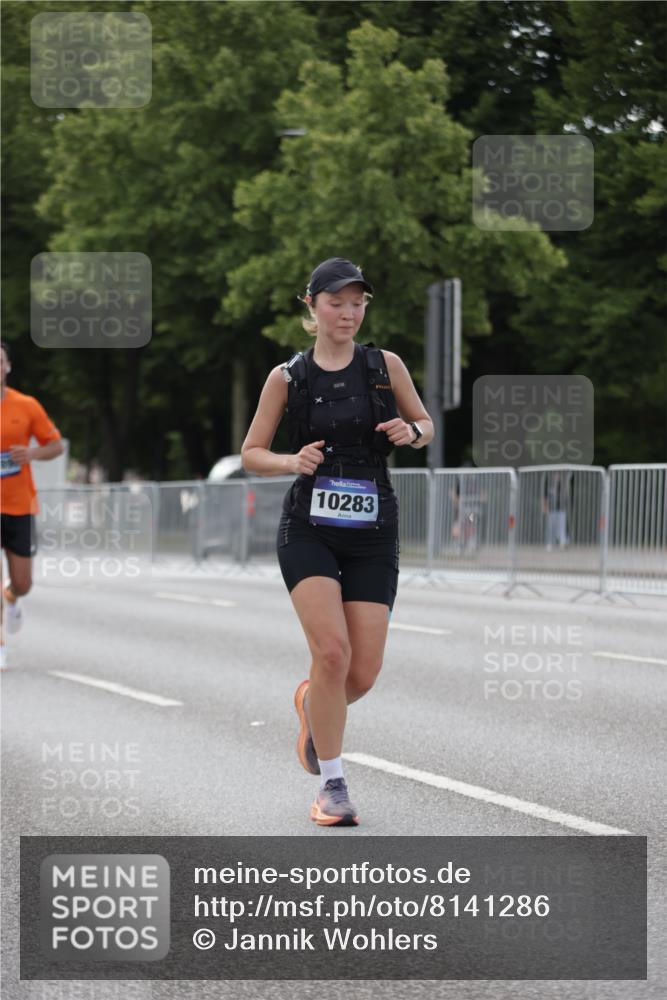 29.06.2025 - hella hamburg halbmarathon Jannik Wohlers http://msf.ph/oto/8141286 29.06.2025 10:06:35 Lombardsbrücke 1993, 5845, 6572, 7503, 8744, 8960, 10283, 12418, 12550, 16554, 17174, 17895, 18316, 18343 meine-sportfotos.de