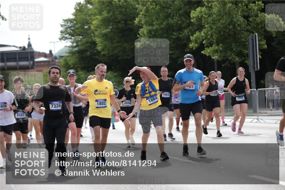 29.06.2025 - hella hamburg halbmarathon Jannik Wohlers http://msf.ph/oto/8141294 29.06.2025 10:43:40 Lombardsbrücke 1026, 1095, 1306, 1459, 1802, 1804, 2073, 2186, 2692, 3065, 3288, 3596, 4627, 4636, 4898, 5001, 5127, 5730, 5731, 5902, 5905, 6895, 7326, 7610, 7818, 8591, 8763, 8870, 8957, 9073, 9879, 11955, 12445, 12520, 12792, 13629, 13809, 13973, 14031, 14474, 14544, 14842, 14874, 15285, 15675, 15719, 16244, 16308, 16862, 17293, 17582 meine-sportfotos.de
