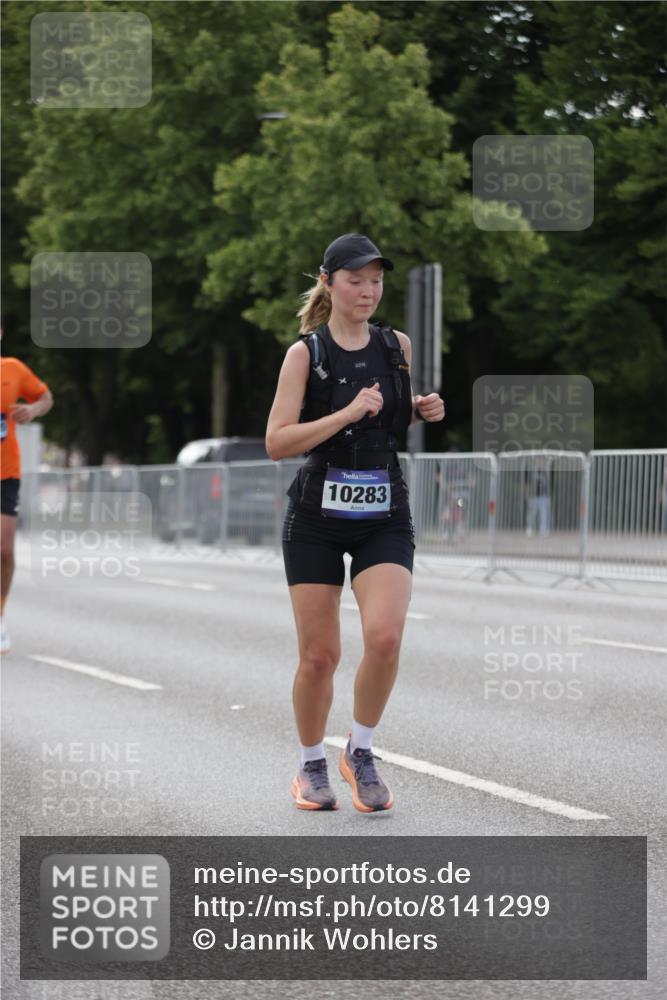 29.06.2025 - hella hamburg halbmarathon Jannik Wohlers http://msf.ph/oto/8141299 29.06.2025 10:06:35 Lombardsbrücke 1993, 5845, 6572, 7503, 8744, 8960, 10283, 12418, 12550, 16554, 17174, 17895, 18316, 18343 meine-sportfotos.de