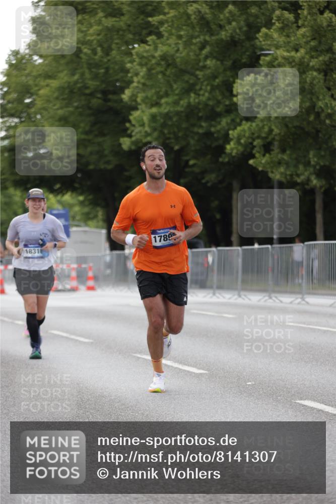 29.06.2025 - hella hamburg halbmarathon Jannik Wohlers http://msf.ph/oto/8141307 29.06.2025 10:06:36 Lombardsbrücke 1993, 5845, 6572, 7503, 8744, 8960, 10283, 12418, 12550, 16554, 17174, 17895, 18316, 18343 meine-sportfotos.de