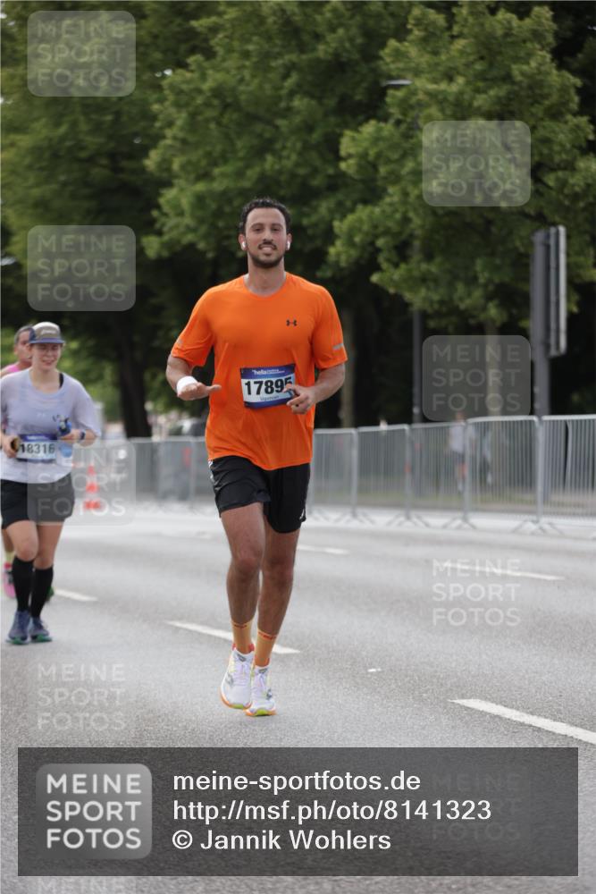 29.06.2025 - hella hamburg halbmarathon Jannik Wohlers http://msf.ph/oto/8141323 29.06.2025 10:06:37 Lombardsbrücke 1993, 4262, 5845, 6572, 7503, 8744, 8960, 10283, 12418, 12550, 16554, 17174, 17895, 18316, 18343 meine-sportfotos.de