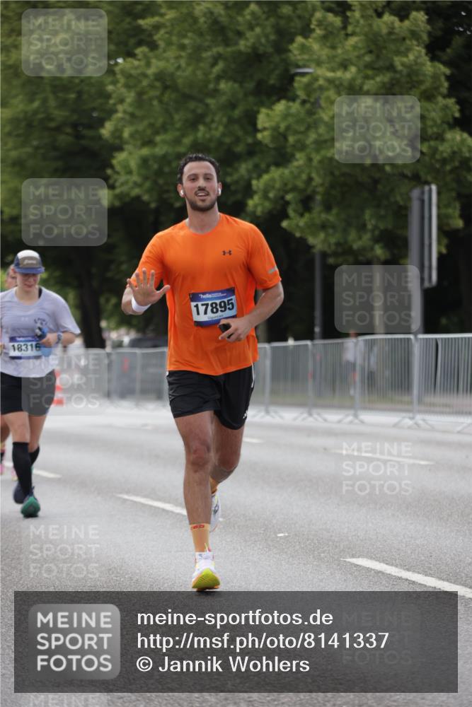 29.06.2025 - hella hamburg halbmarathon Jannik Wohlers http://msf.ph/oto/8141337 29.06.2025 10:06:37 Lombardsbrücke 1993, 4262, 5845, 6572, 7503, 8744, 8960, 10283, 12418, 12550, 16554, 17174, 17895, 18316, 18343 meine-sportfotos.de