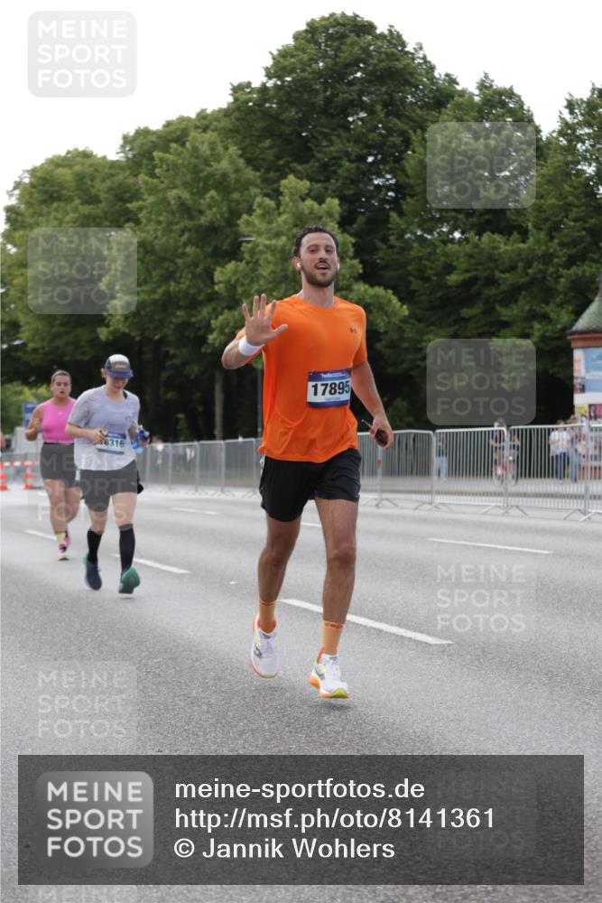 29.06.2025 - hella hamburg halbmarathon Jannik Wohlers http://msf.ph/oto/8141361 29.06.2025 10:06:38 Lombardsbrücke 1993, 4262, 5845, 6572, 6833, 7503, 8744, 8960, 10283, 12418, 12550, 16554, 17174, 17895, 18316, 18343 meine-sportfotos.de