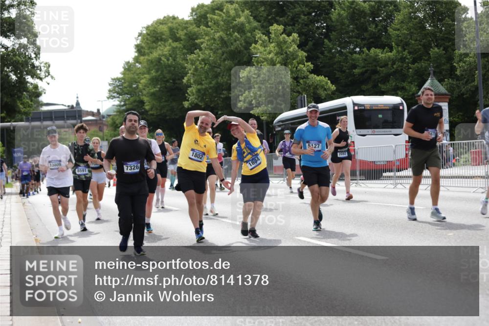 29.06.2025 - hella hamburg halbmarathon Jannik Wohlers http://msf.ph/oto/8141378 29.06.2025 10:43:41 Lombardsbrücke 1026, 1095, 1306, 1459, 1802, 1804, 2073, 2186, 2692, 3065, 3596, 4627, 4636, 4898, 5001, 5127, 5730, 5731, 5902, 5905, 6895, 7326, 7610, 7818, 8591, 8763, 8870, 8957, 9073, 9879, 11955, 12445, 12520, 13629, 13809, 13973, 13987, 14031, 14474, 14544, 14842, 14874, 15675, 15719, 16244, 16308, 16862, 17293, 17582 meine-sportfotos.de