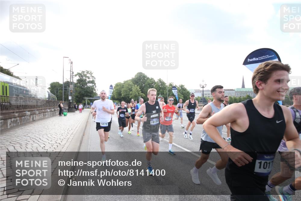 29.06.2025 - hella hamburg halbmarathon Jannik Wohlers http://msf.ph/oto/8141400 29.06.2025 09:44:56 Lombardsbrücke 57, 1758, 1990, 2746, 3043, 4050, 5070, 5328, 5746, 5826, 6781, 7272, 7389, 7481, 7651, 7723, 8209, 8883, 9137, 9381, 9571, 9634, 10171, 10486, 11413, 11857, 12049, 12234, 12595, 14028, 14140, 14289, 15621, 15672, 15883, 16157, 16711, 16713, 16818, 17175, 17374, 17428, 17802, 18099, 18102, 18692, 18737, 18871, 19142, 19194, 19202, 19203, 19204 meine-sportfotos.de