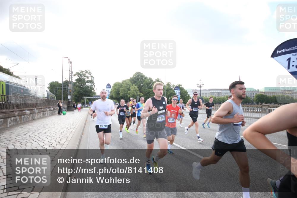 29.06.2025 - hella hamburg halbmarathon Jannik Wohlers http://msf.ph/oto/8141408 29.06.2025 09:44:56 Lombardsbrücke 57, 1758, 1990, 2746, 3043, 4050, 5070, 5328, 5746, 5826, 6781, 7272, 7389, 7481, 7651, 7723, 8209, 8883, 9137, 9381, 9571, 9634, 10171, 10486, 11413, 11857, 12049, 12234, 12595, 14028, 14140, 14289, 15621, 15672, 15883, 16157, 16711, 16713, 16818, 17175, 17374, 17428, 17802, 18099, 18102, 18692, 18737, 18871, 19142, 19194, 19202, 19203, 19204 meine-sportfotos.de