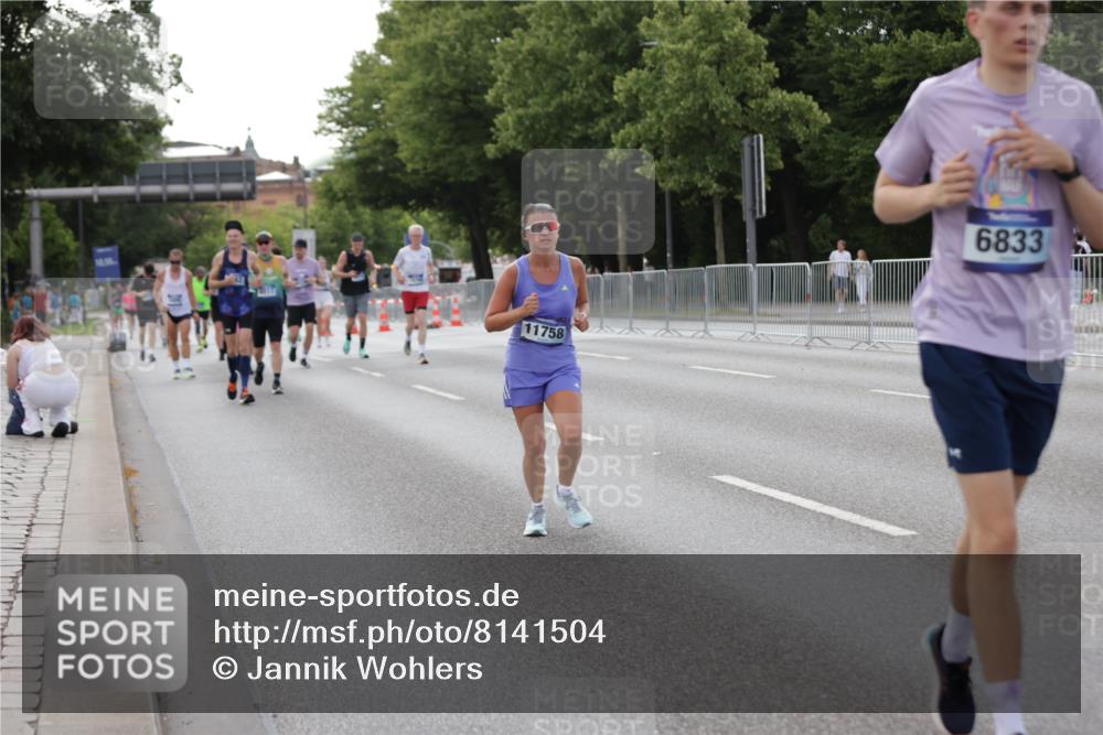 29.06.2025 - hella hamburg halbmarathon Jannik Wohlers http://msf.ph/oto/8141504 29.06.2025 10:06:49 Lombardsbrücke 4262, 5242, 5899, 6517, 6518, 6833, 7503, 9338, 10700, 11758, 12550, 17895, 18218, 18316 meine-sportfotos.de