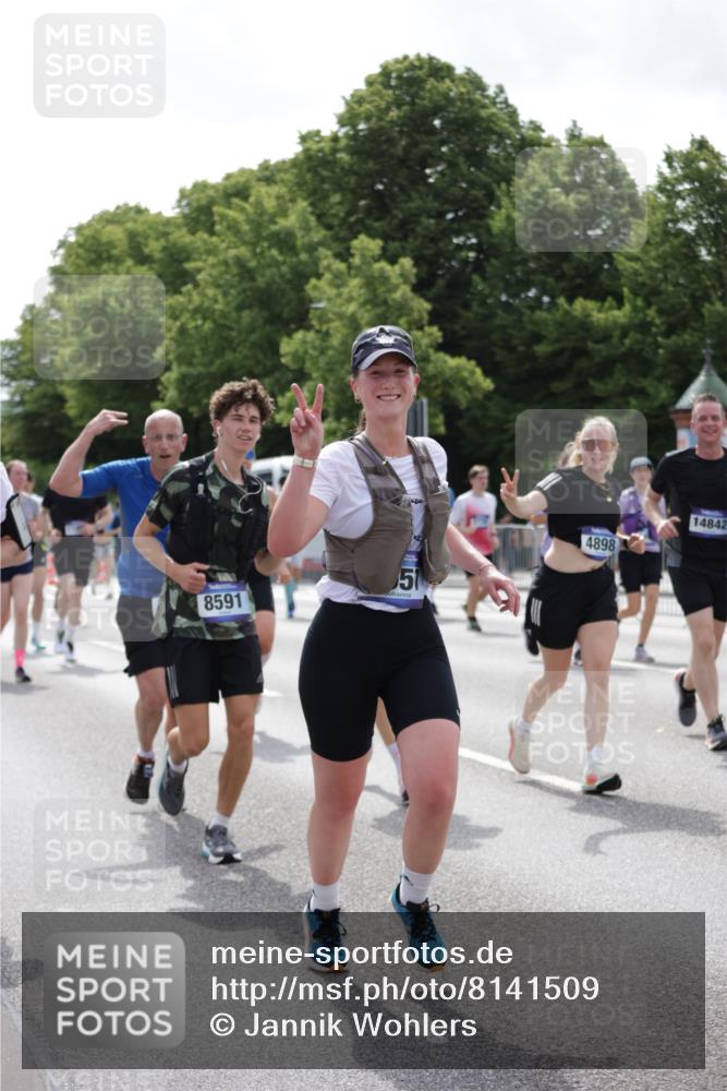 29.06.2025 - hella hamburg halbmarathon Jannik Wohlers http://msf.ph/oto/8141509 29.06.2025 10:43:44 Lombardsbrücke 1095, 1519, 1802, 1804, 2186, 2692, 3065, 3596, 4627, 4636, 4898, 5001, 5127, 5730, 5731, 5902, 5905, 7326, 7610, 7818, 7842, 8591, 8763, 8870, 8957, 9073, 9510, 9879, 10223, 11955, 12256, 12445, 13629, 13809, 13832, 13973, 13987, 14031, 14474, 14544, 14842, 14874, 15675, 16244, 16308, 16862, 17582, 17844 meine-sportfotos.de