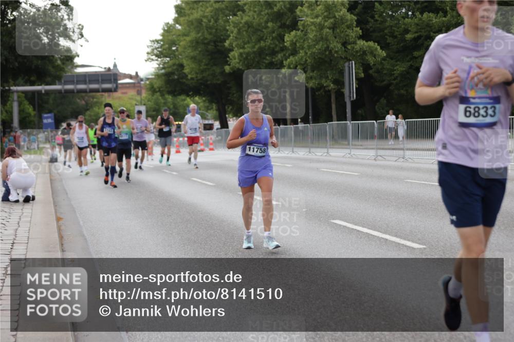 29.06.2025 - hella hamburg halbmarathon Jannik Wohlers http://msf.ph/oto/8141510 29.06.2025 10:06:49 Lombardsbrücke 4262, 5242, 5899, 6517, 6518, 6833, 7503, 9338, 10700, 11758, 12550, 17895, 18218, 18316 meine-sportfotos.de