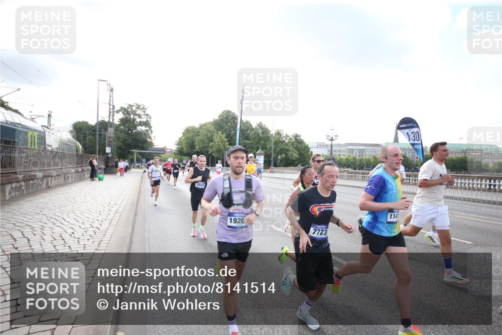 29.06.2025 - hella hamburg halbmarathon Jannik Wohlers http://msf.ph/oto/8141514 29.06.2025 09:44:57 Lombardsbrücke 57, 1758, 1990, 2746, 3043, 4050, 4698, 5070, 5328, 5746, 5826, 6781, 7272, 7389, 7481, 7651, 7723, 8209, 8883, 9137, 9381, 9571, 9634, 10171, 10486, 11413, 11857, 12049, 12234, 12595, 12988, 14028, 14140, 14289, 15621, 15672, 15883, 16157, 16711, 16713, 16818, 17175, 17374, 17428, 17802, 18099, 18102, 18692, 18737, 18871, 19142, 19194, 19202, 19203, 19204 meine-sportfotos.de
