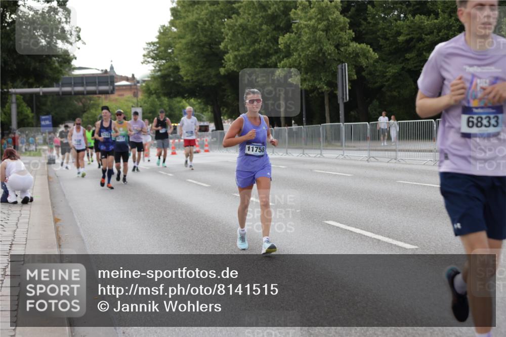 29.06.2025 - hella hamburg halbmarathon Jannik Wohlers http://msf.ph/oto/8141515 29.06.2025 10:06:49 Lombardsbrücke 4262, 5242, 5899, 6517, 6518, 6833, 7503, 9338, 10700, 11758, 12550, 17895, 18218, 18316 meine-sportfotos.de