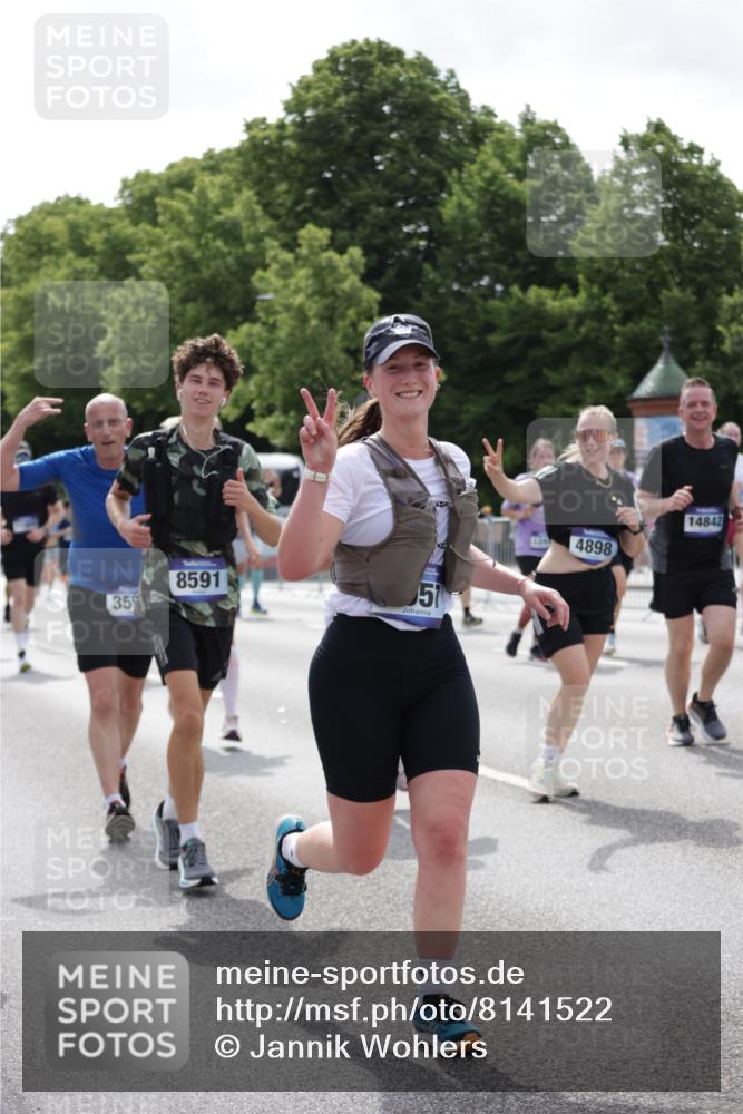 29.06.2025 - hella hamburg halbmarathon Jannik Wohlers http://msf.ph/oto/8141522 29.06.2025 10:43:45 Lombardsbrücke 1519, 1802, 1804, 2186, 2692, 3065, 3596, 4636, 4898, 5001, 5127, 5730, 5731, 5902, 5905, 7326, 7610, 7818, 7842, 8591, 8763, 8870, 8957, 9073, 9510, 9879, 10223, 11955, 12256, 12445, 12803, 12995, 13629, 13809, 13832, 13973, 13987, 14031, 14474, 14544, 14842, 14874, 15675, 16244, 16308, 17582, 17844 meine-sportfotos.de