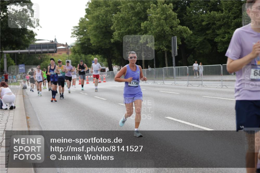 29.06.2025 - hella hamburg halbmarathon Jannik Wohlers http://msf.ph/oto/8141527 29.06.2025 10:06:49 Lombardsbrücke 4262, 5242, 5899, 6517, 6518, 6833, 7503, 9338, 10700, 11758, 12550, 17895, 18218, 18316 meine-sportfotos.de