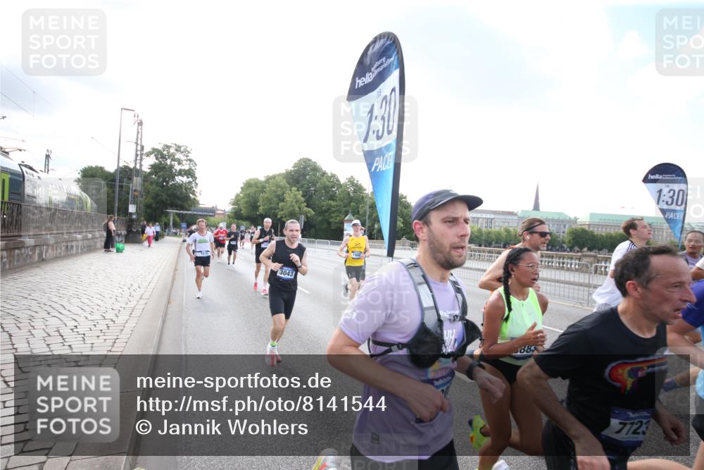 29.06.2025 - hella hamburg halbmarathon Jannik Wohlers http://msf.ph/oto/8141544 29.06.2025 09:44:57 Lombardsbrücke 57, 1758, 1990, 2746, 3043, 4050, 4698, 5070, 5328, 5746, 5826, 6781, 7272, 7389, 7481, 7651, 7723, 8209, 8883, 9137, 9381, 9571, 9634, 10171, 10486, 11413, 11857, 12049, 12234, 12595, 12988, 14028, 14140, 14289, 15621, 15672, 15883, 16157, 16711, 16713, 16818, 17175, 17374, 17428, 17802, 18099, 18102, 18692, 18737, 18871, 19142, 19194, 19202, 19203, 19204 meine-sportfotos.de